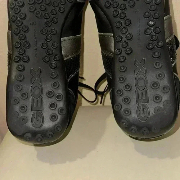 Geox leather walking shoes size 10 - Picture 7 of 8